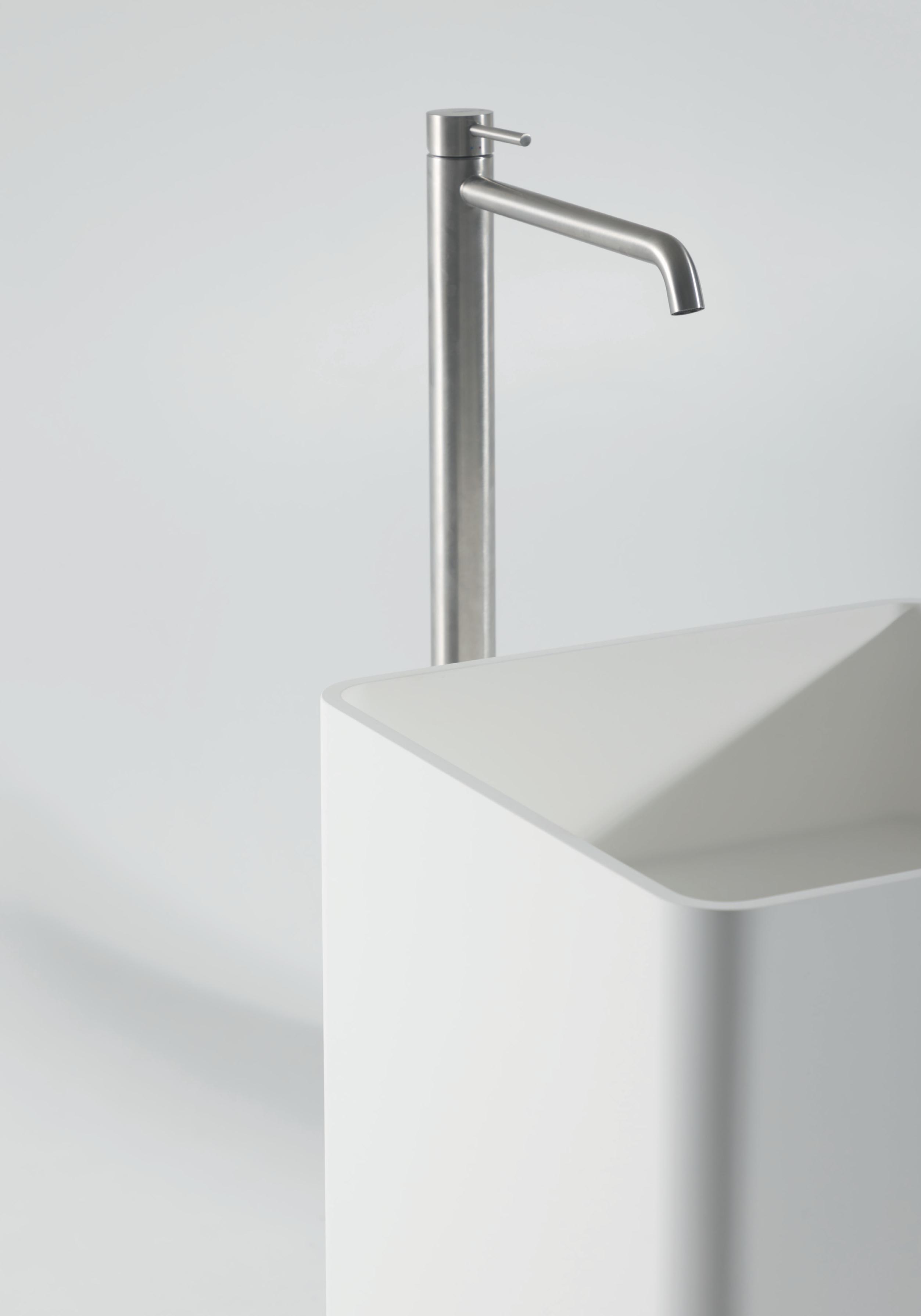 Dettaglio bordo vasca