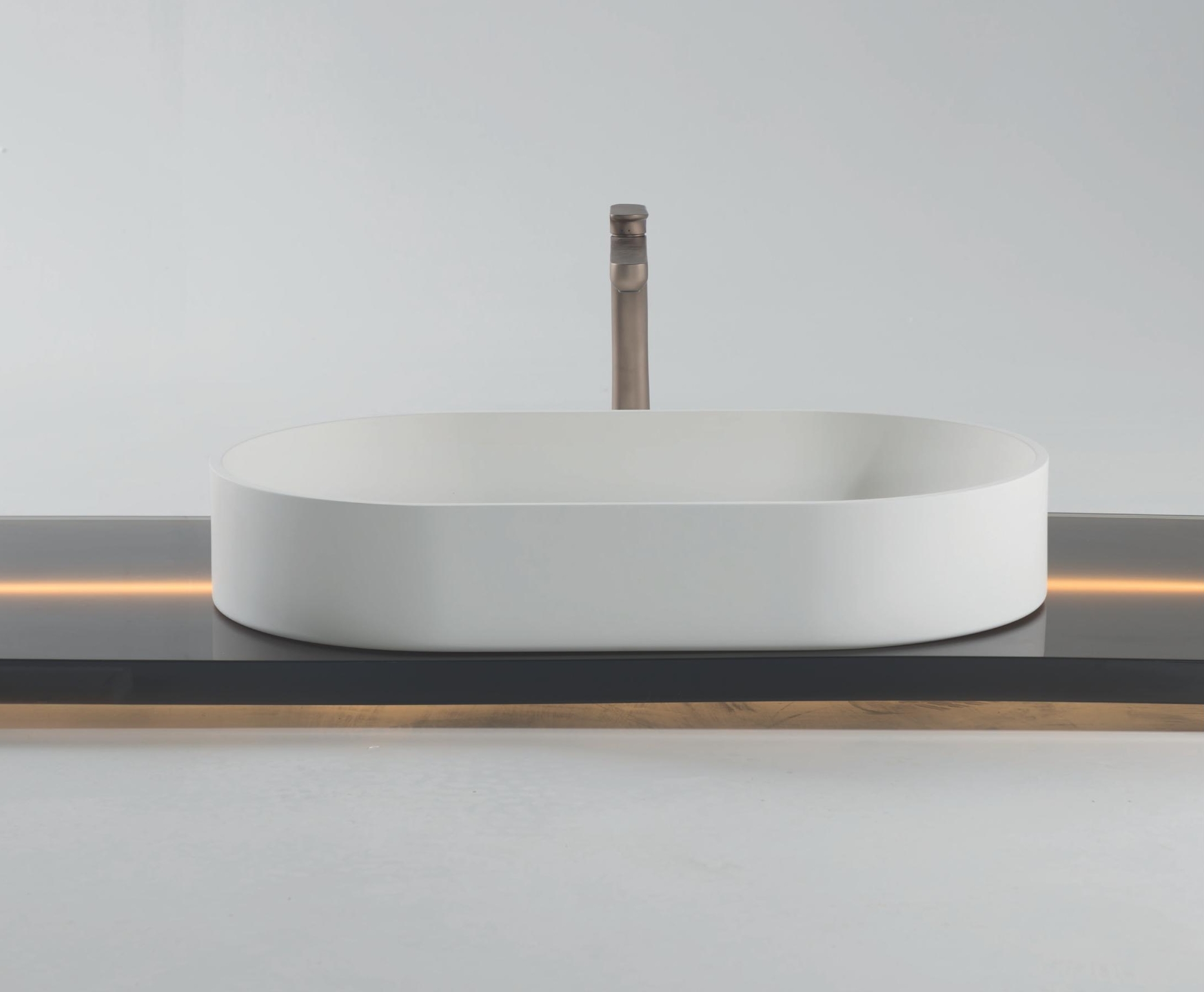 Dettaglio bordo vasca